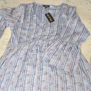 Yak & Yeti NWT Top with Bell Sleeves L